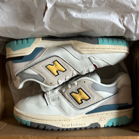 NWT NEW BALANCE 550 - Picture 2 of 3